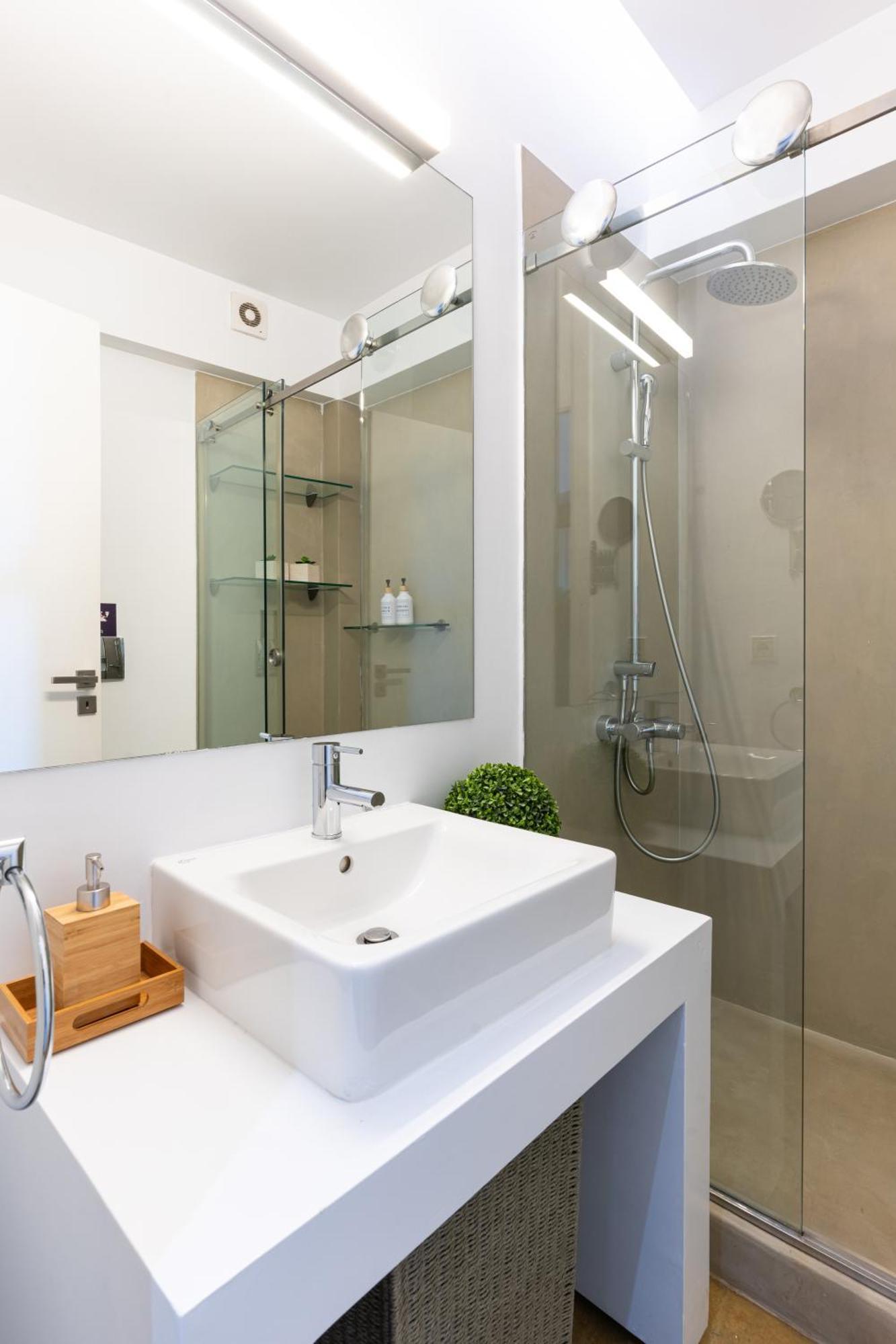 Ma Maison No5 Penthouse Loft, Private Heated Pool, Acropolis View, Ultra High Speed Internet 300 Mbps, Short Walk To Acropolis, Parking Upon Request, 1' From Metro Athens Exterior photo