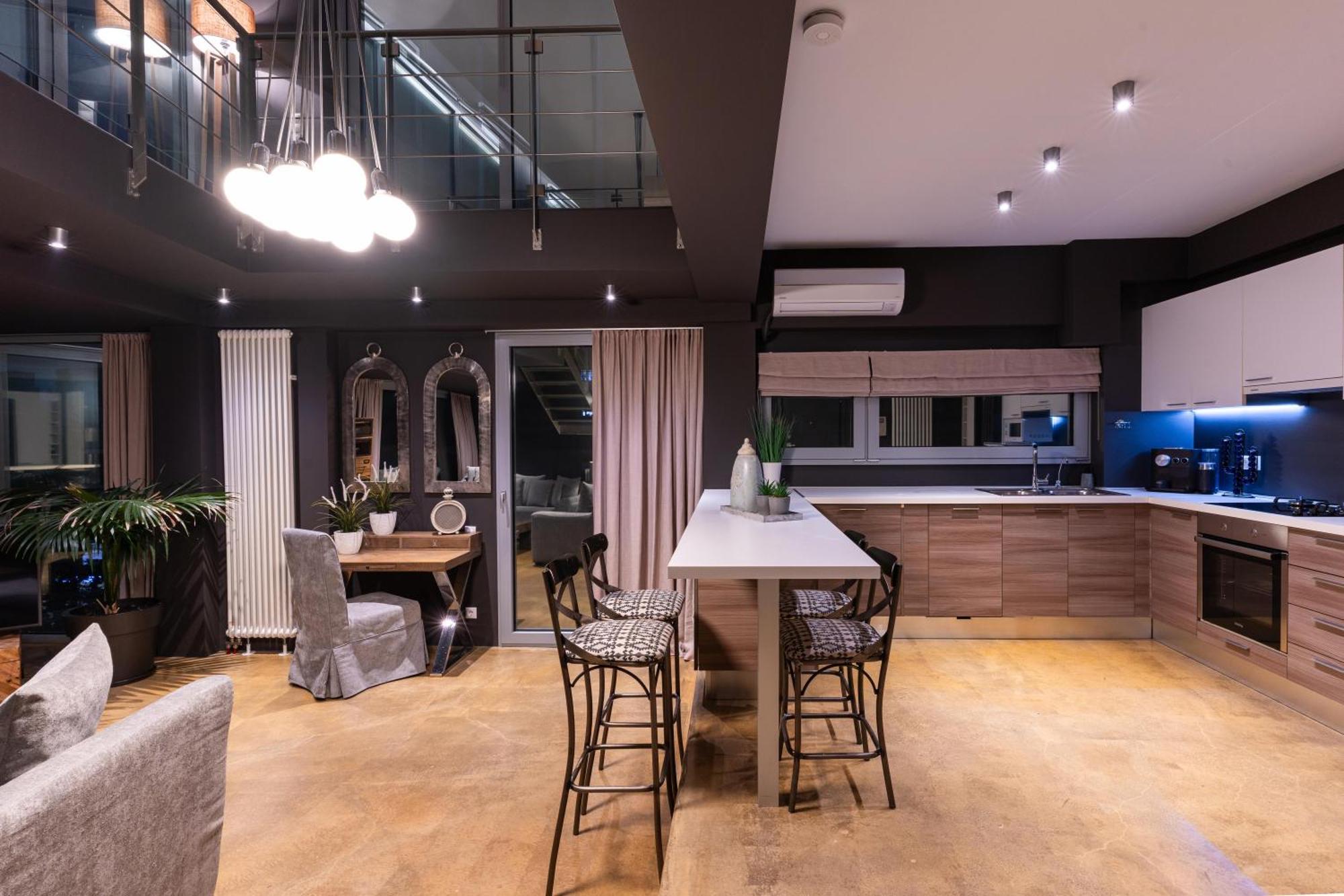 Ma Maison No5 Penthouse Loft, Private Heated Pool, Acropolis View, Ultra High Speed Internet 300 Mbps, Short Walk To Acropolis, Parking Upon Request, 1' From Metro Athens Exterior photo